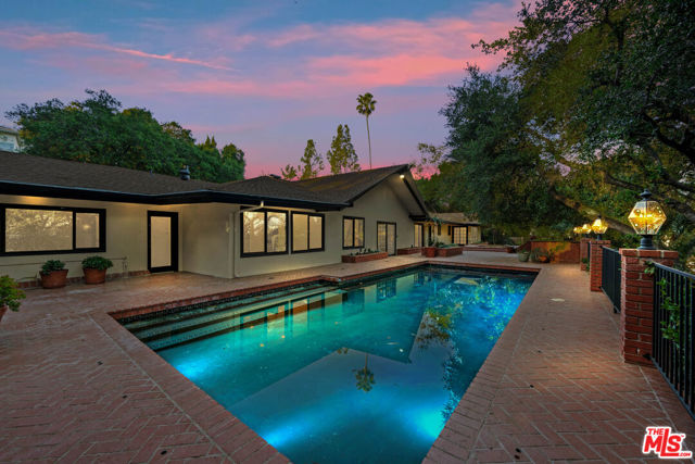 17449 Sumiya Drive, Encino CA: https://media.crmls.org/mediaz/7f196806-7e4f-4222-82a1-a37926ec99aa.jpg