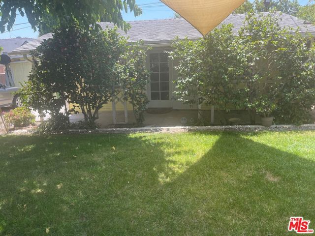4426 Finley Avenue, Los Angeles CA: https://media.crmls.org/mediaz/7f1a0bb0-e271-4bbf-afdd-b6a84e65ffd2.jpg