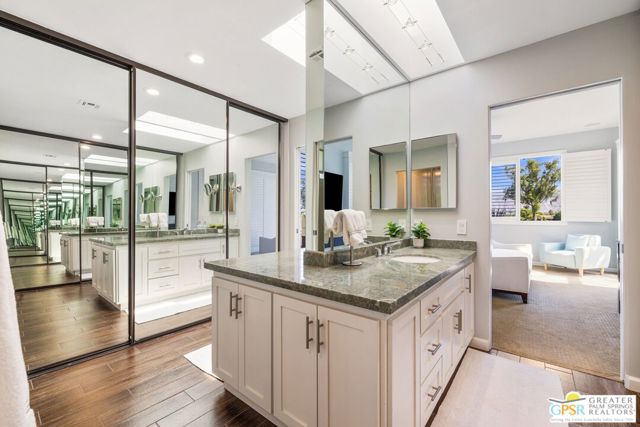 747 Inverness Drive, Rancho Mirage CA: https://media.crmls.org/mediaz/7f1a6006-6a87-40f3-bfdc-5898c94011b4.jpg