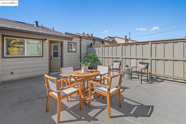 1130 Richmond ST, El Cerrito CA: https://media.crmls.org/mediaz/7f1b1840-144a-42c0-aa62-c5170fc2f2f2.jpg