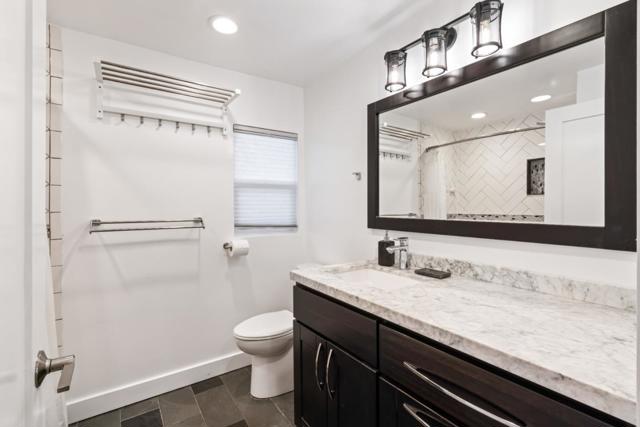 9560 Alcala Avenue, Oakland CA: https://media.crmls.org/mediaz/7f1d11a3-5840-438c-8a9d-ae8d7d6ace6d.jpg