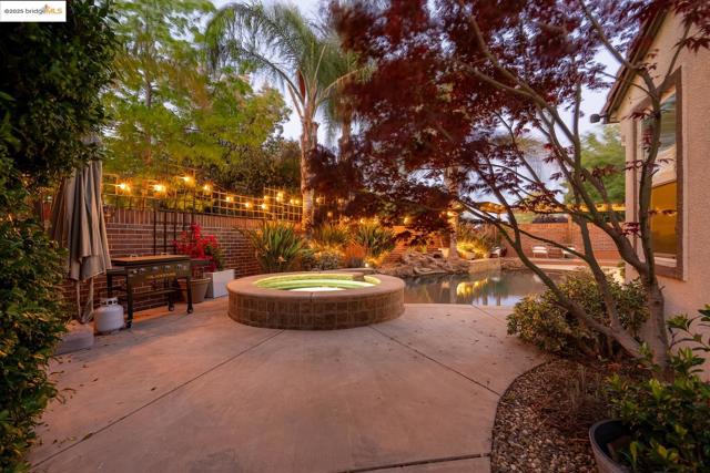 719 Monte Verde Ln, Brentwood CA: https://media.crmls.org/mediaz/7f1d290e-5015-4565-8889-aaf317396c5e.jpg