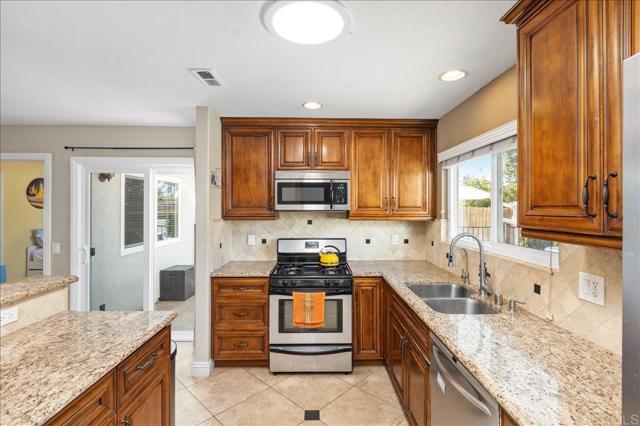 827 Bayberry Ct, San Marcos, CA 92069 photo 14