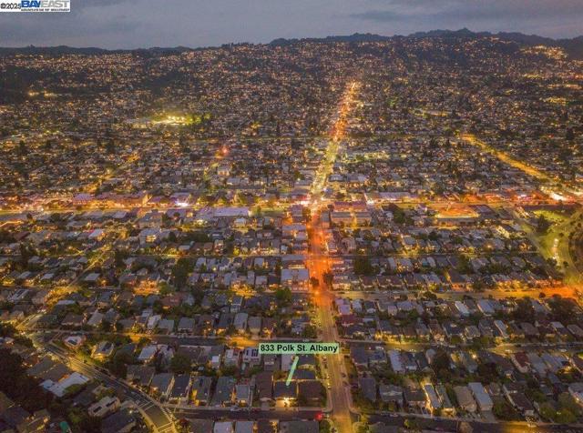 833 Polk St, Albany CA: https://media.crmls.org/mediaz/7f1d60e8-f946-4f8b-8c75-6c5ab11164a0.jpg