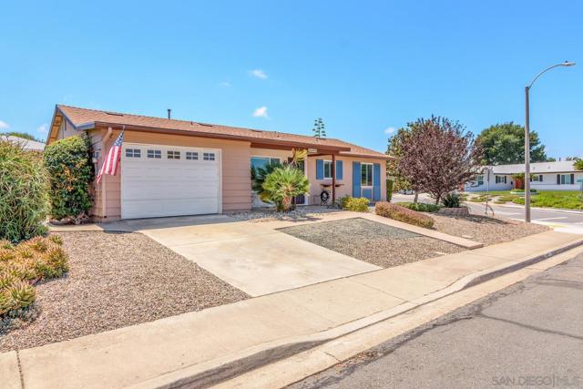 16498 Roca Dr, San Diego CA: https://media.crmls.org/mediaz/7f1db74e-9c43-4a46-937d-afc27217e91b.jpg