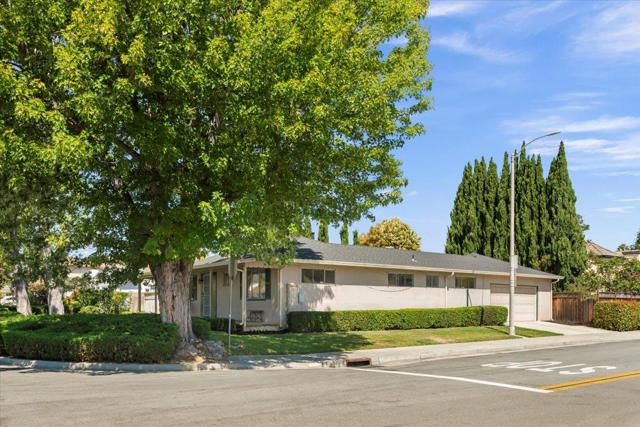 543 Crawford Drive, Sunnyvale CA: https://media.crmls.org/mediaz/7f1ea7f6-b3b3-4f64-b451-246055809edd.jpg