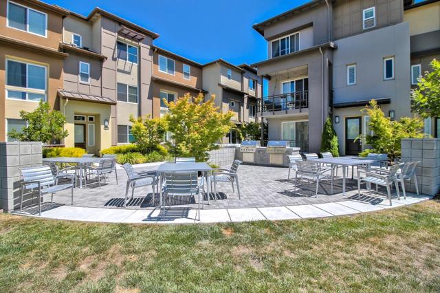 528 Odyssey Lane, Milpitas CA: https://media.crmls.org/mediaz/7f1eac85-b513-4712-b9e8-96e81fc70017.jpg