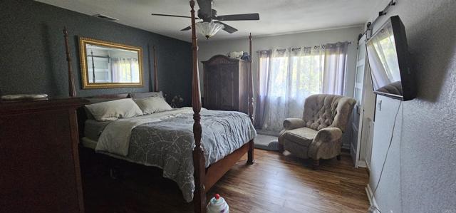 Home for Sale in Lakeside