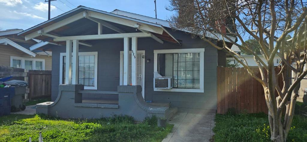 7F1F181B 47D7 4Ca1 B195 Ec02Ab3Bd54A 525 N Farris Avenue, Fresno, Ca 93728 &Lt;Span Style='BackgroundColor:transparent;Padding:0Px;'&Gt; &Lt;Small&Gt; &Lt;I&Gt; &Lt;/I&Gt; &Lt;/Small&Gt;&Lt;/Span&Gt;