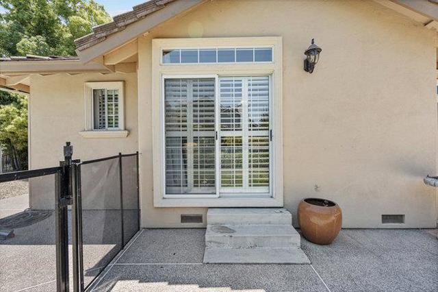 120 Tierra Del Sol, Hollister CA: https://media.crmls.org/mediaz/7f1f2ac4-72ba-4bb6-921b-28657c35f067.jpg