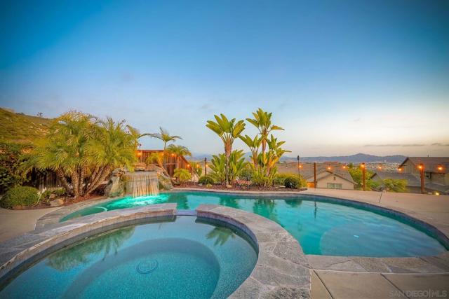 5324 Bella Vista St, Santee CA: https://media.crmls.org/mediaz/7f1f92af-0bbc-4bb7-ab8f-c6cc9cba3b76.jpg