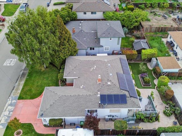 4311 Circle Ave, Castro Valley CA: https://media.crmls.org/mediaz/7f1fc363-451f-4010-b327-107e038a2ea9.jpg