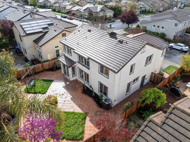 5089 Winterbrook Ave, Dublin CA: https://media.crmls.org/mediaz/7f1feb13-3863-486b-91bd-c2eb58379c91.jpg