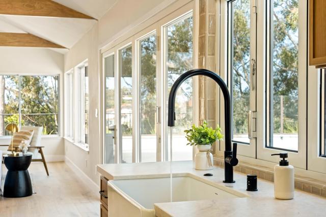 Detail Gallery Image 3 of 35 For 417 Santa Victoria, Solana Beach,  CA 92075 - 3 Beds | 2 Baths