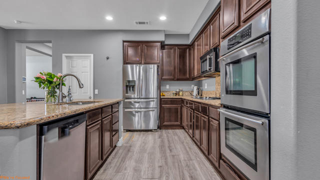 37434 Bradford Drive, Indio CA: https://media.crmls.org/mediaz/7f20d900-9e3a-4a1d-a9ba-2160c513b42c.jpg