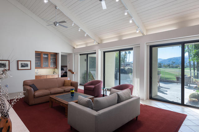 34955 Mission Hills Drive, Rancho Mirage CA: https://media.crmls.org/mediaz/7f214404-cb88-4599-8bec-f228351060e6.jpg