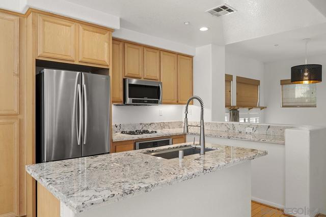 2788 Villas Way, San Diego CA: https://media.crmls.org/mediaz/7f220138-3bc0-4485-884f-d2f3d5a2f5b3.jpg