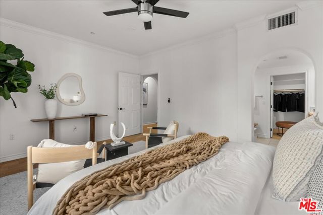 5935 Playa Vista Drive, Playa Vista CA: https://media.crmls.org/mediaz/7f225b4e-f63f-4b4e-8b7e-9bce01b0b1ab.jpg