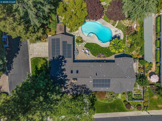 1023 White Gate Rd, Alamo CA: https://media.crmls.org/mediaz/7f237cbc-53f6-4a42-b89e-66781bbd69ef.jpg