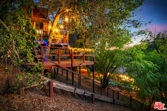 5252 Vanalden Avenue, Tarzana CA: https://media.crmls.org/mediaz/7f23ddff-dcf9-4731-b1ad-b4f334398f78.jpg