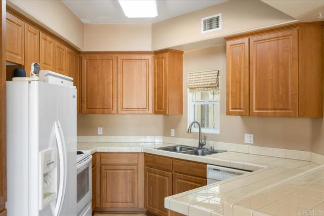 Detail Gallery Image 11 of 51 For 2723 Lake Pointe Dr #231,  Spring Valley,  CA 91977 - 2 Beds | 2 Baths