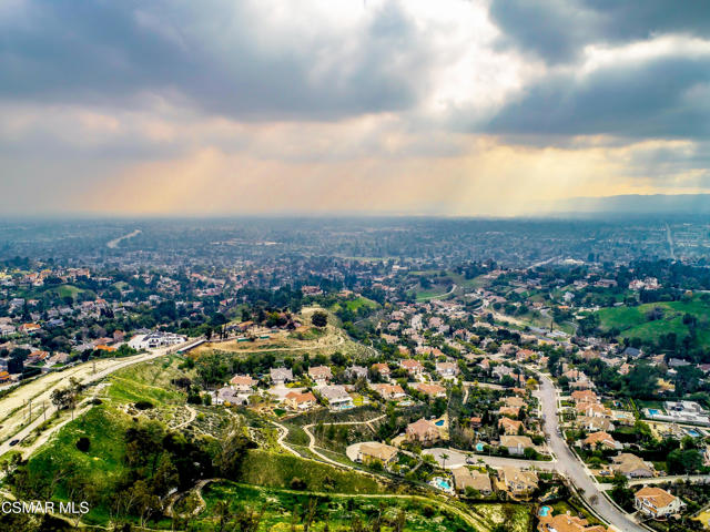 17900 Bull Canyon Road, Granada Hills CA: https://media.crmls.org/mediaz/7f25f086-fff5-4005-95e8-a5119a5c553d.jpg