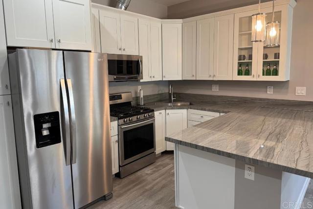 2184 Pacific Crest Dr, Alpine CA: https://media.crmls.org/mediaz/7f26026d-2a44-4438-a2a8-1c8c66d39014.jpg