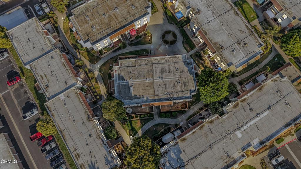 https://media.crmls.org/mediaz/7f262e84-5de2-4979-8486-d134a796f9a1.jpg?preset=X-Large