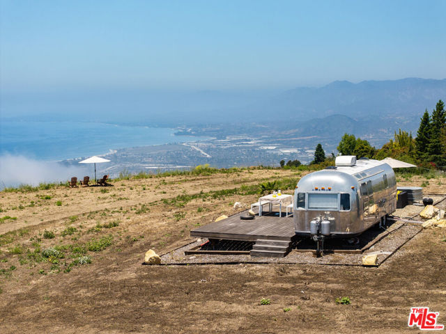 8560 Ocean View Road, Ventura CA: https://media.crmls.org/mediaz/7f265551-c137-4073-a4f4-eb04ed0fca39.jpg