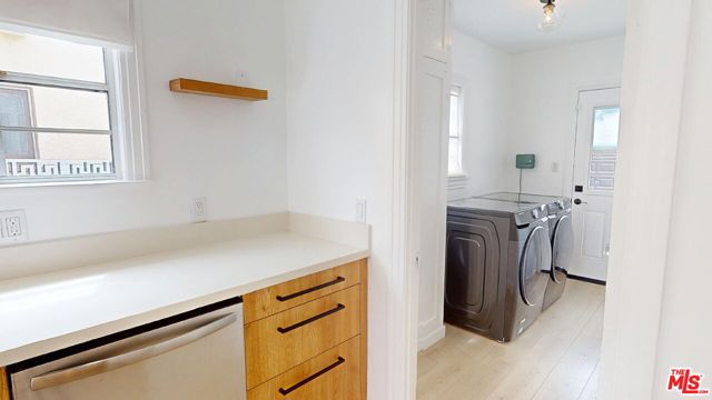 2032 W 80th Street, Los Angeles CA: https://media.crmls.org/mediaz/7f269e88-e0ba-4a5f-88ee-3d19c9740f49.jpg