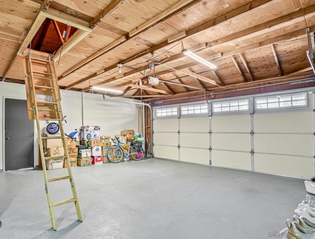 5241 Alamosa Park Dr, Oceanside CA: https://media.crmls.org/mediaz/7f27232d-0d60-4deb-9a83-d6dfc71706bd.jpg