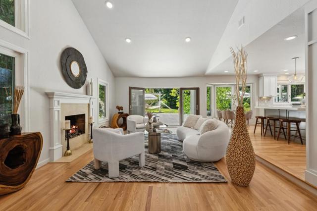 2360 Holly Oak Drive, Danville CA: https://media.crmls.org/mediaz/7f27860b-8aee-408b-b7f4-0528ad0d6d45.jpg