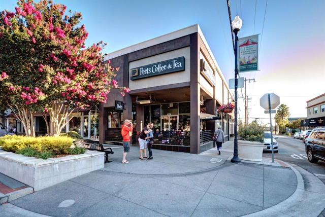 11 Mayflower Lane, San Carlos CA: https://media.crmls.org/mediaz/7f27f2ad-c4e3-4769-9821-7141829f0c6e.jpg