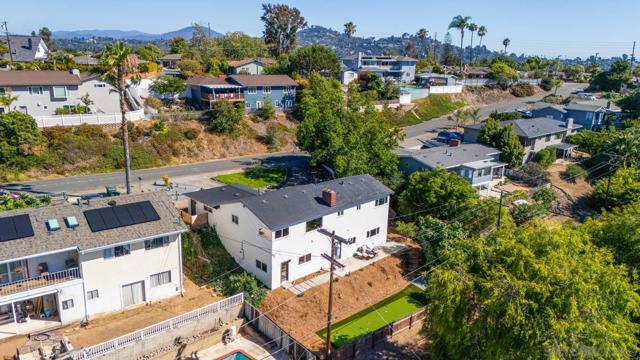 198 Croydon Ln, El Cajon CA: https://media.crmls.org/mediaz/7f27f75d-14dd-4188-9b90-3e849fabfe81.jpg