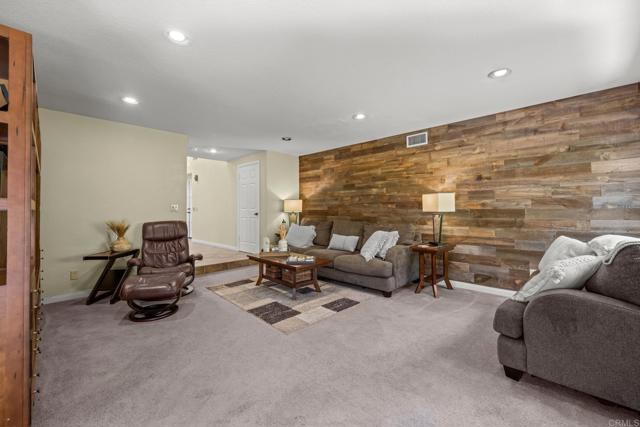 10965 Elderwood Ct, Scripps Miramar CA: https://media.crmls.org/mediaz/7f287d7a-84d9-426a-ad73-0b71d888b727.jpg