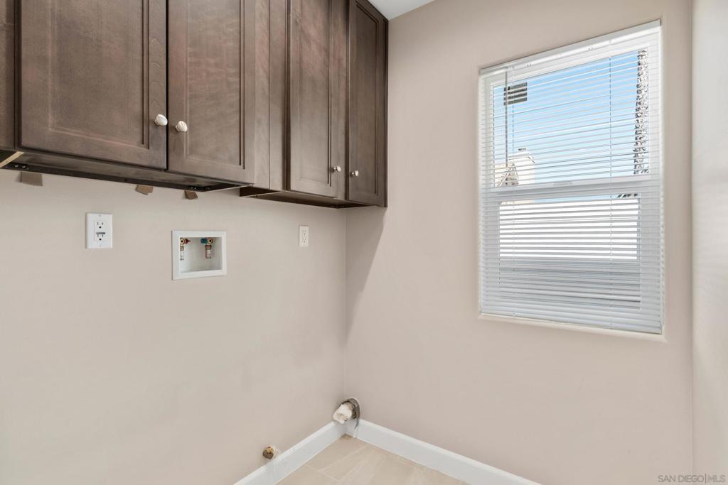 MLS #250024356SD img 18