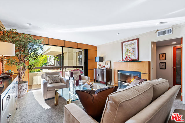 Image 3 of 26 For 851 Kings Road 207