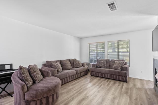 Image 8 of 30 For 5005 Codorniz Way 6