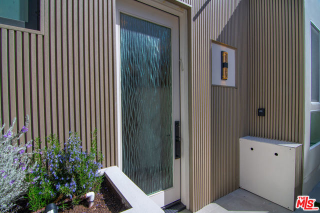 1623 S Bedford Street, Los Angeles CA: https://media.crmls.org/mediaz/7f2a0623-e6ef-4f01-8959-db1f926c41c2.jpg