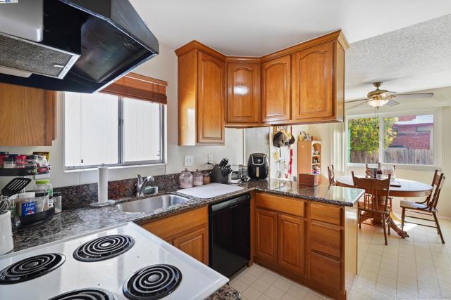 Image 33 of 49 For 5218 Norma Way