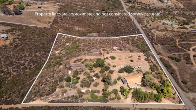 25082 Four Corners Road, Ramona CA: https://media.crmls.org/mediaz/7f2a3a0b-b954-465e-a815-98576476a9ec.jpg