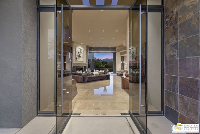 4 Paradise Cove Court, Rancho Mirage CA: https://media.crmls.org/mediaz/7f2b7412-a8b6-493c-8a52-4a552978c29c.jpg