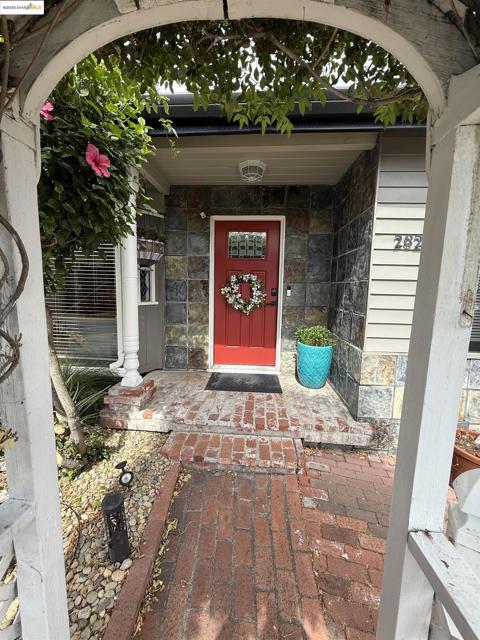 2821 Ponderosa Drive, Concord CA: https://media.crmls.org/mediaz/7f2bd562-c3fa-4ad9-bda4-87ba3fd76cec.jpg