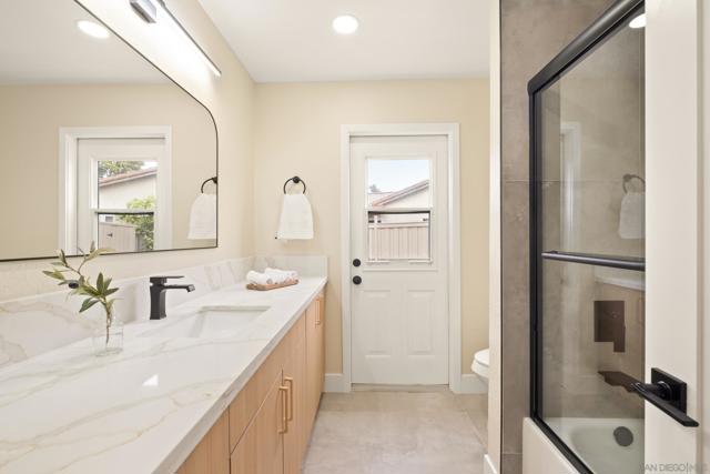 5416 Horse Ridge Way, Bonita CA: https://media.crmls.org/mediaz/7f2c2a61-97f7-4179-8cc8-bfc4c1425733.jpg