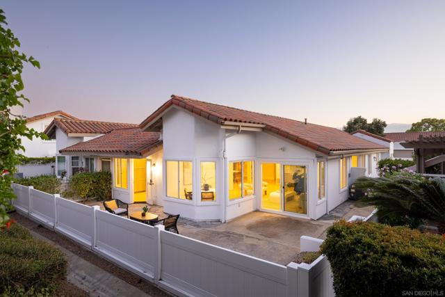 4710 Cordoba Way, Oceanside CA: https://media.crmls.org/mediaz/7f2c33bf-7a35-402f-a469-7e9545c68eae.jpg