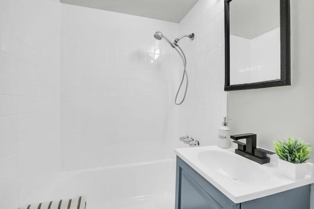 319 S 37th Street, Richmond CA: https://media.crmls.org/mediaz/7f2c94a5-c2d3-4b2a-823c-873866e24d13.jpg