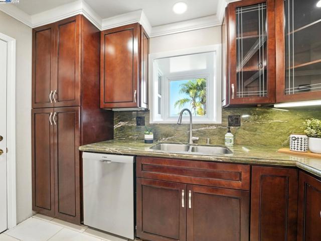 5426 Borgia Rd, Fremont CA: https://media.crmls.org/mediaz/7f2d030b-6f2c-4654-b412-c9fe54aa4efa.jpg