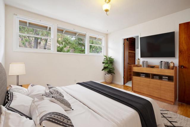 928 Corona Drive, Pacifica CA: https://media.crmls.org/mediaz/7f2d3760-95d2-42d9-a579-8fe801832ea9.jpg