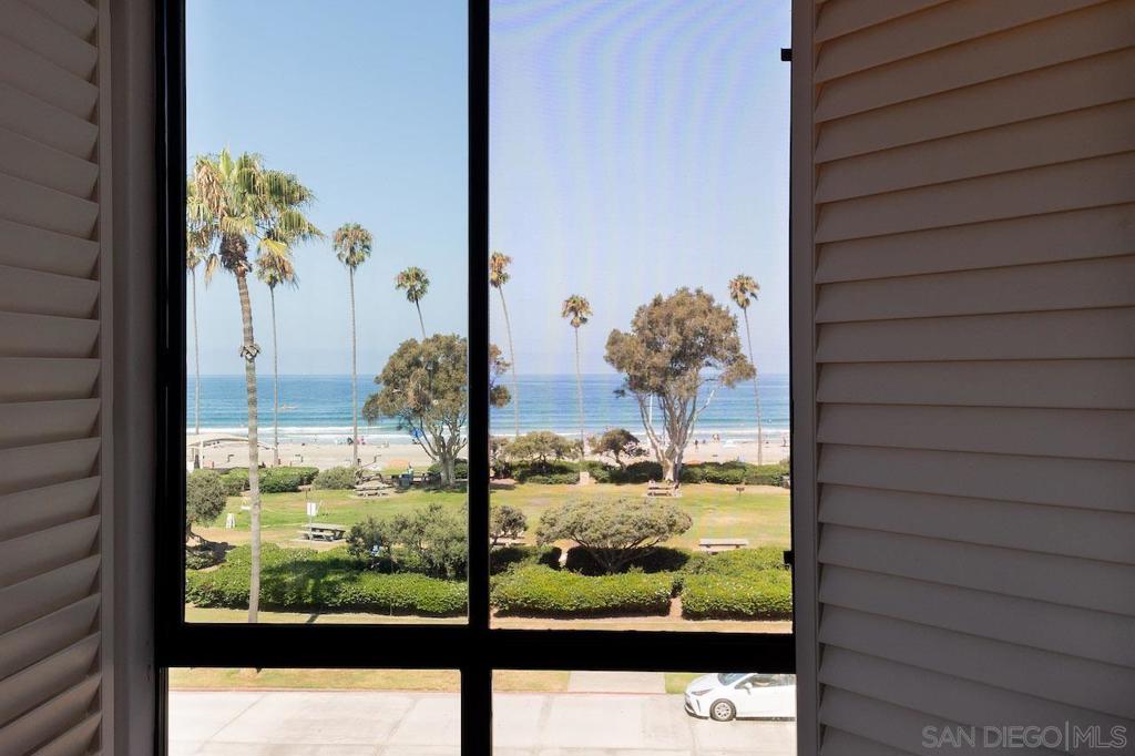 8263 Camino Del Oro