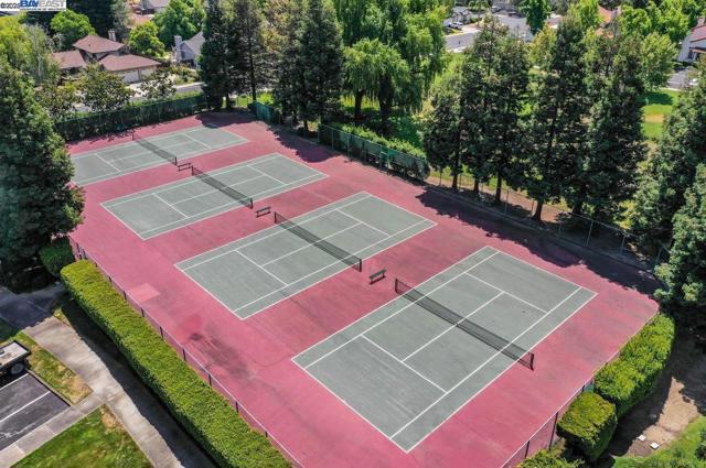 4667 Laurie Cmn, Livermore CA: https://media.crmls.org/mediaz/7f2dda85-bcac-4116-8f2d-e5d28c340756.jpg